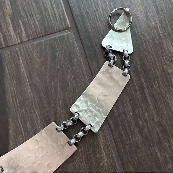 Vintage Rose Embossed Art Deco Silver Belt - Picture 6 of 7